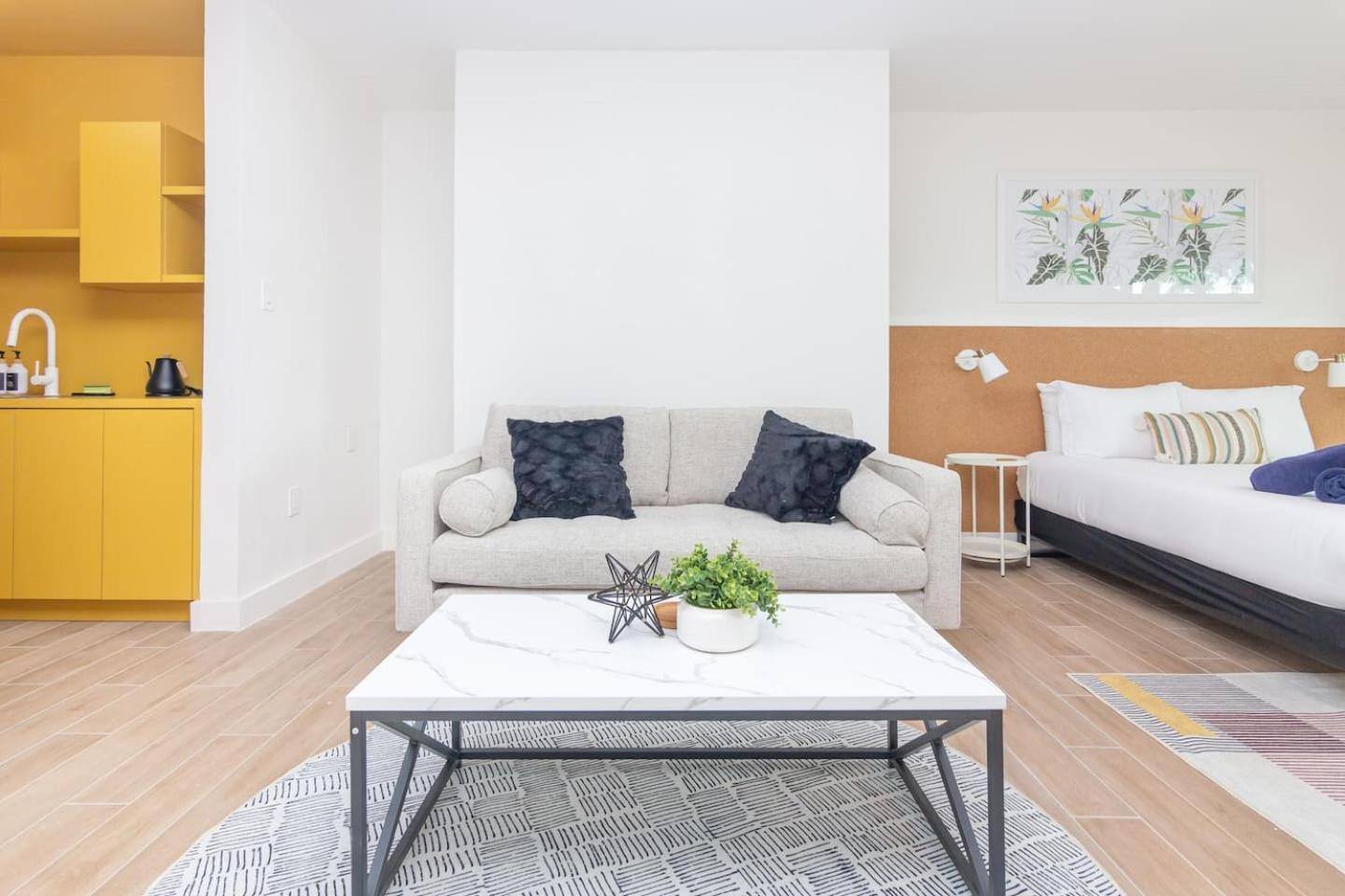 Large Stylish Studio Apartment in El Portal #3 Miami Exterior foto