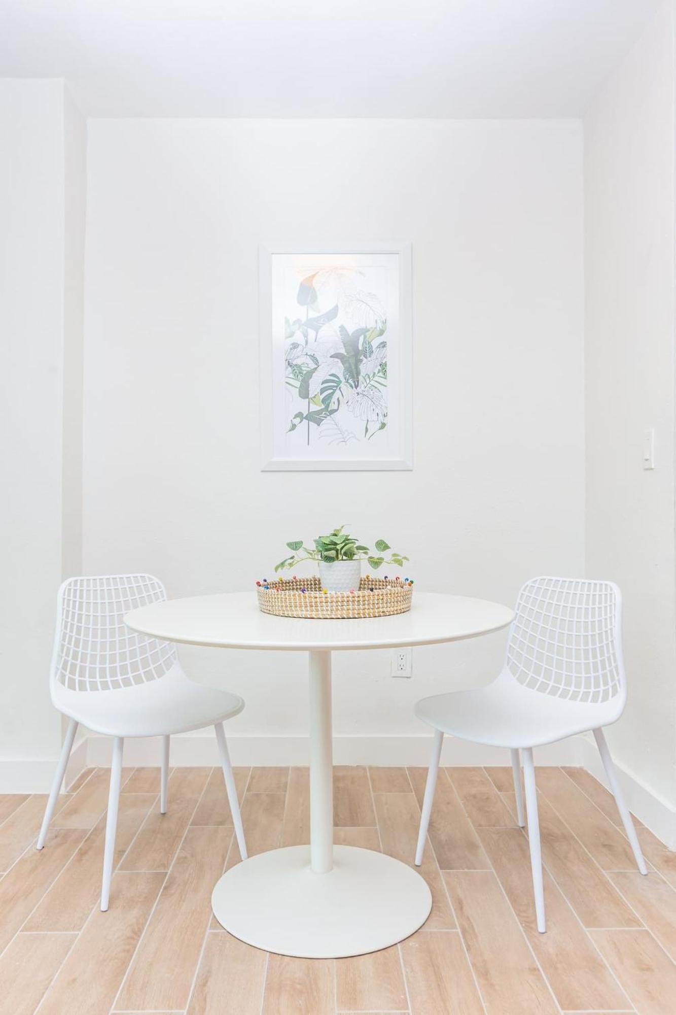 Large Stylish Studio Apartment in El Portal #3 Miami Exterior foto