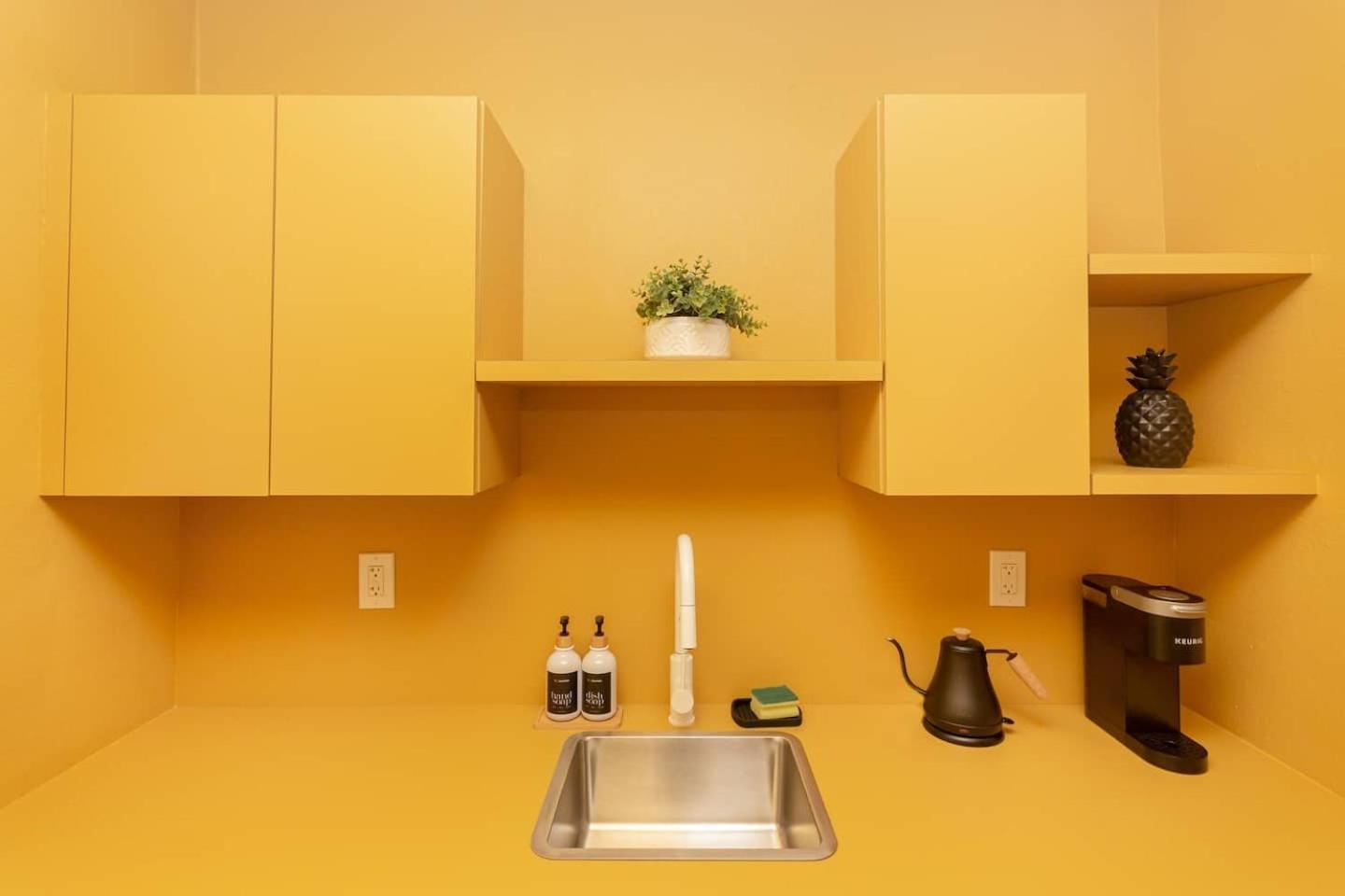 Large Stylish Studio Apartment in El Portal #3 Miami Exterior foto