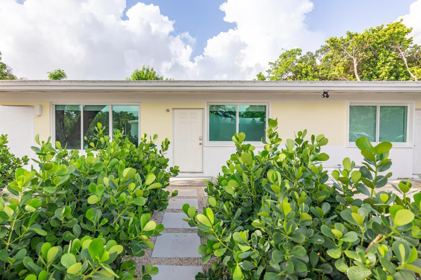 Large Stylish Studio Apartment in El Portal #3 Miami Exterior foto