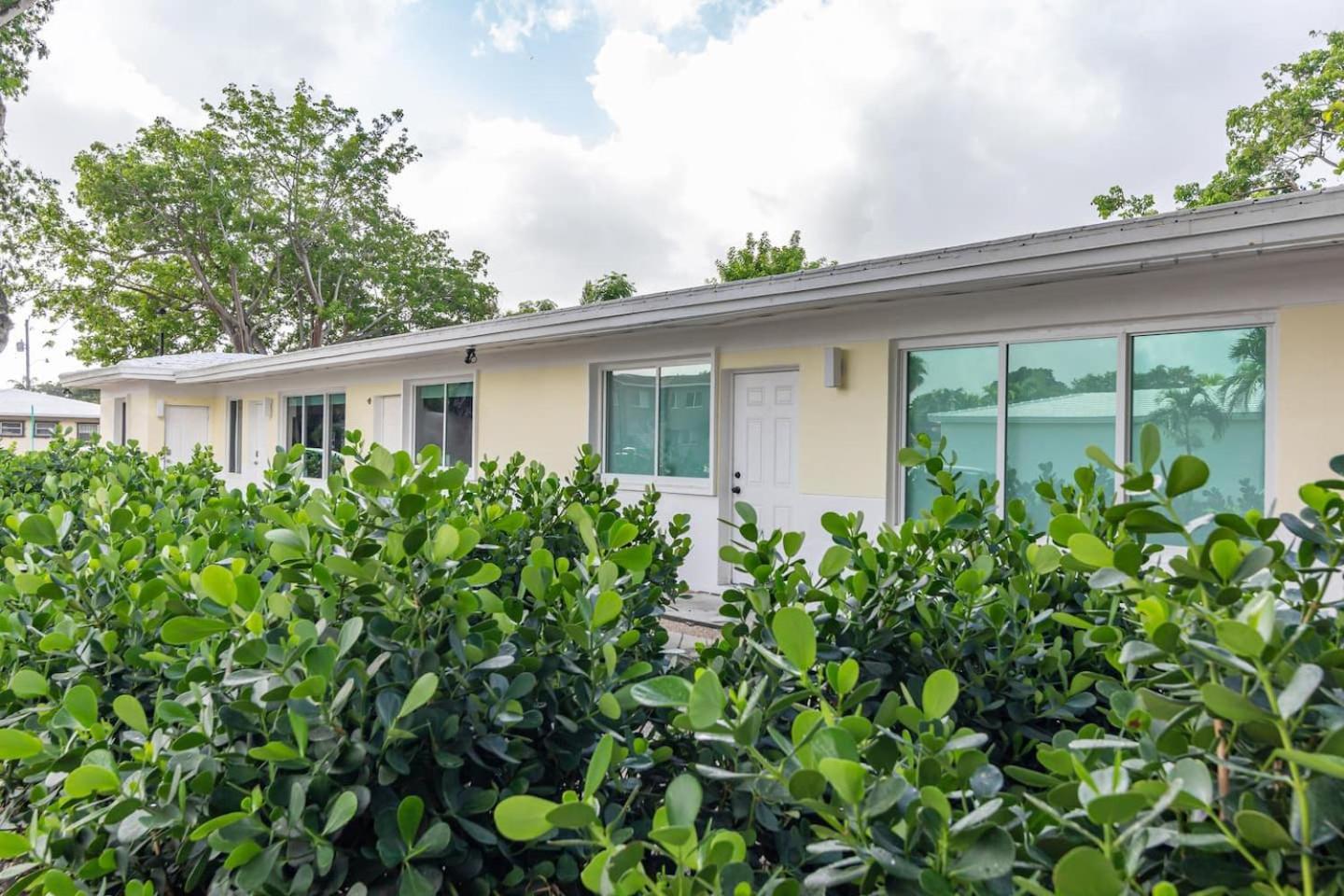 Large Stylish Studio Apartment in El Portal #3 Miami Exterior foto